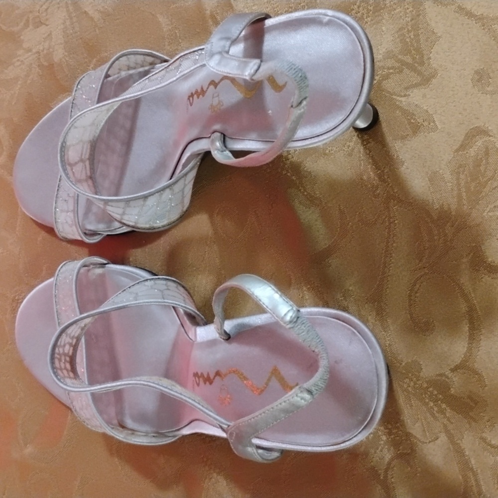 Nina Shoes Silver Strappy Heels - Picture 3 of 3